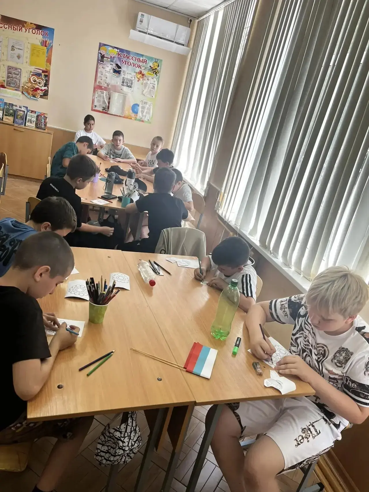 18 июня ребята из отряда «Солнышко», вдохновившись летним настроение, приняли участие в конкурсе рис