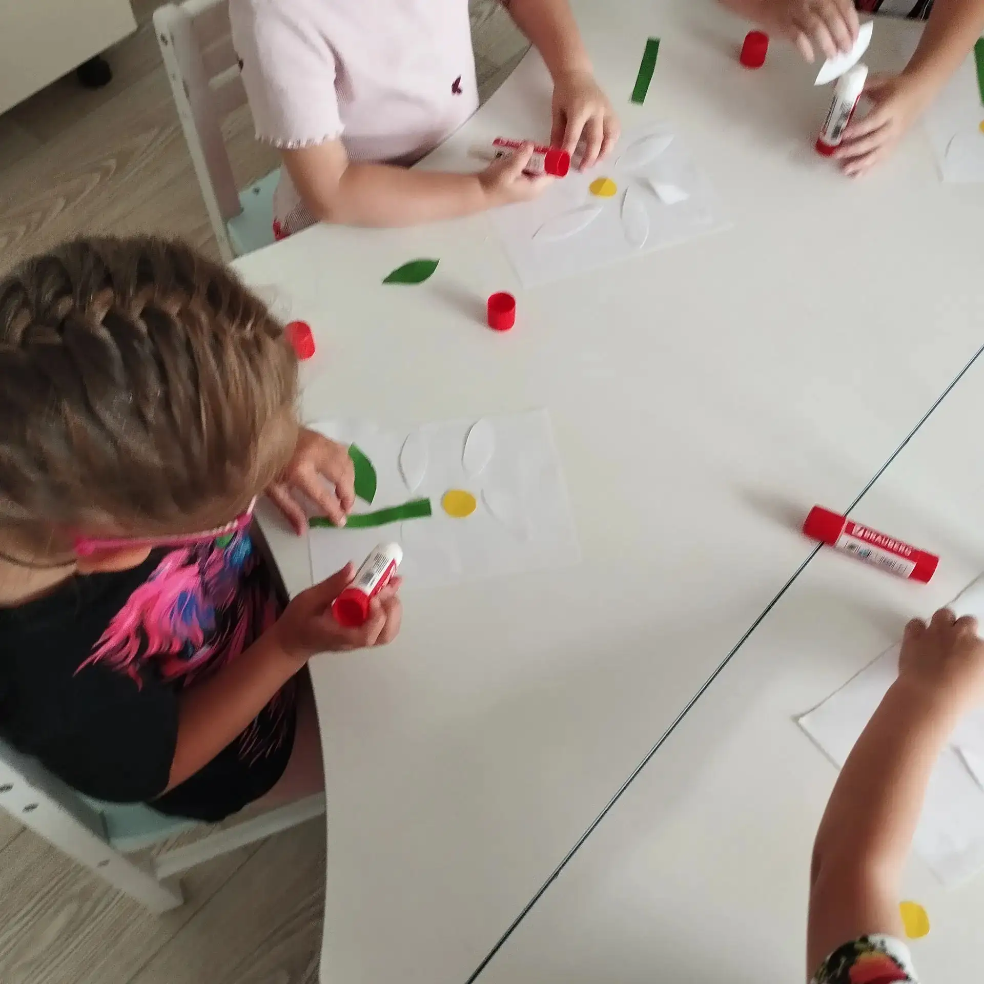 ✨️Семья – это мы! 👨‍👩‍👦

Сегодня во всех группах нашего сада прошли «Уроки добра», посвященные Дн