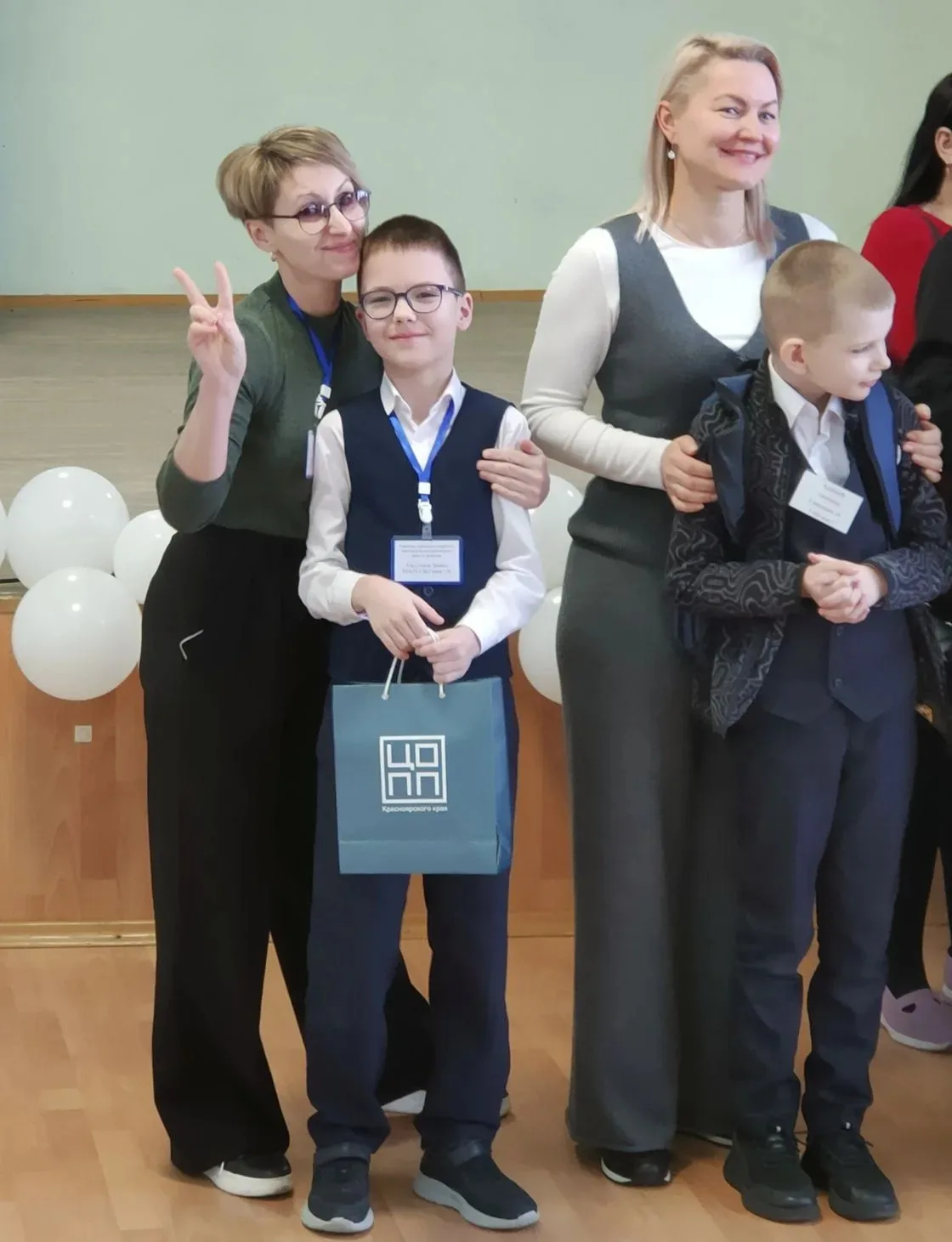 🎓 27 февраля в МАОУ СШ №16 состоялся городской открытый конкурс исследовательских проектов "Шаг в на