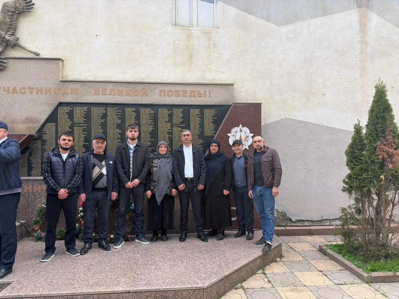 Коллектив ГКУ РД УСЗН в МО "Тляратинский  район»принял участие в Параде вместе с жителя...