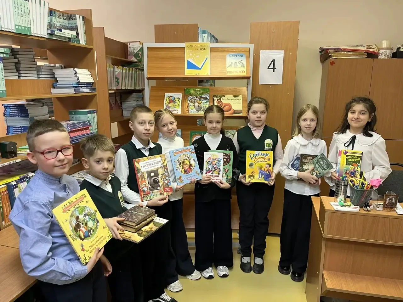 В нашей школе с 9 по 15 февраля прошла акция «Дарите книги с любовью». Благодарим за активное участи