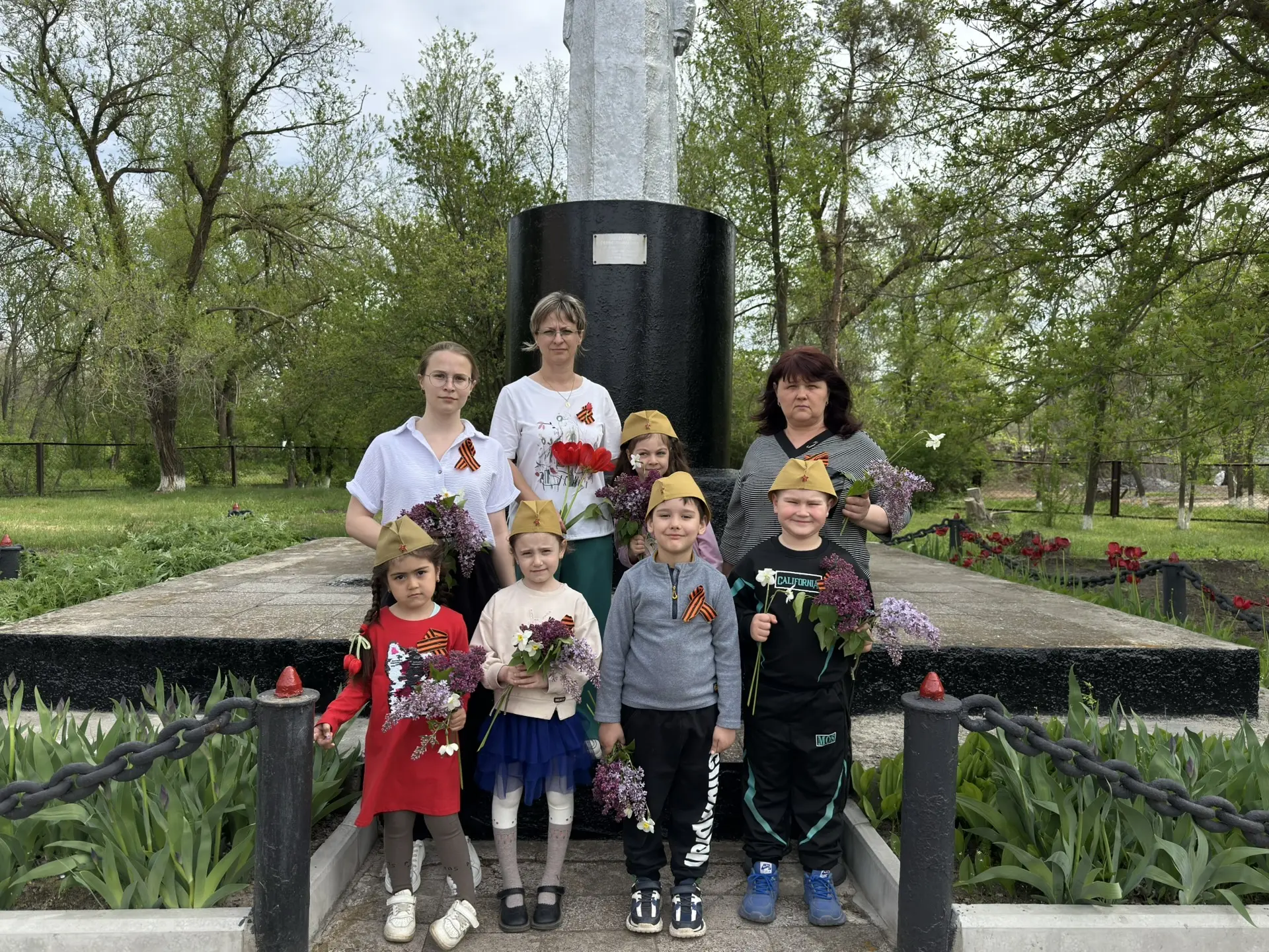 Наш детский сад принял участие в районной акции «Помним! Чтим! Гордимся! Продолжим слав...