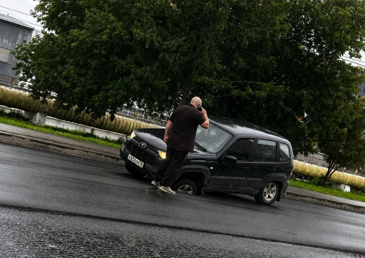 Автомобиль провалился в новый асфальт у «Пензмаша»

Причины повреждения нового покрытия и возможные 