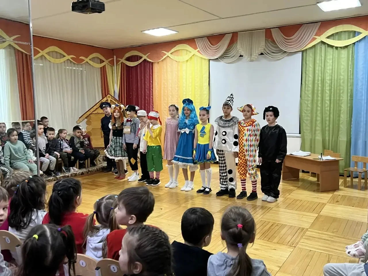 Сегодня активисты отряда Юных инспекторов движения нашей школы из 3 А класса, под руководством ответ