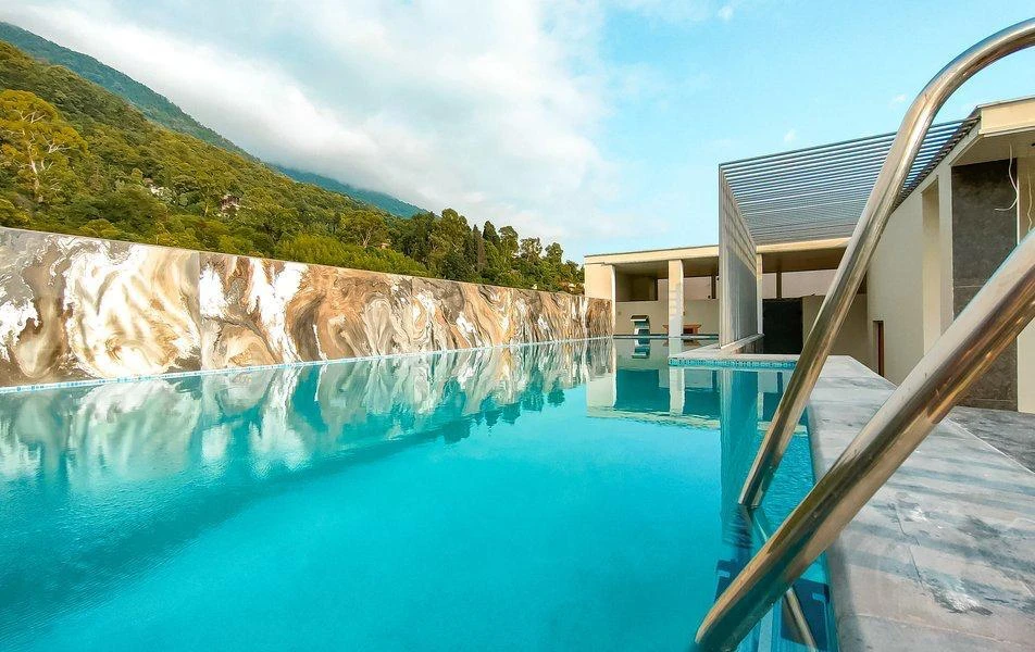 Отель Citrus 4* (Гагра, Абхазия) - стильный городской отель в центре Адлера (Сочи). Отличный вариант