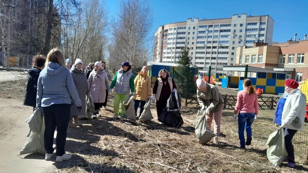 16 апреля во втором корпусе нашего детского сада прошел весенний субботник!🌿🌿🌿 С отличным настроение
