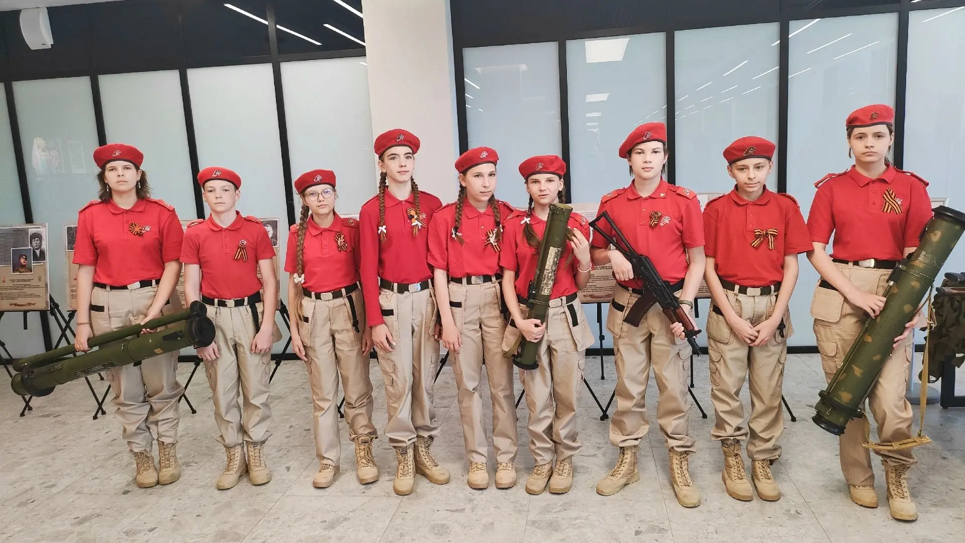 📍 Сегодня, 8 мая, накануне Дня Победы, учащиеся 6 «В» класса приняли участие в военно-патриотическом