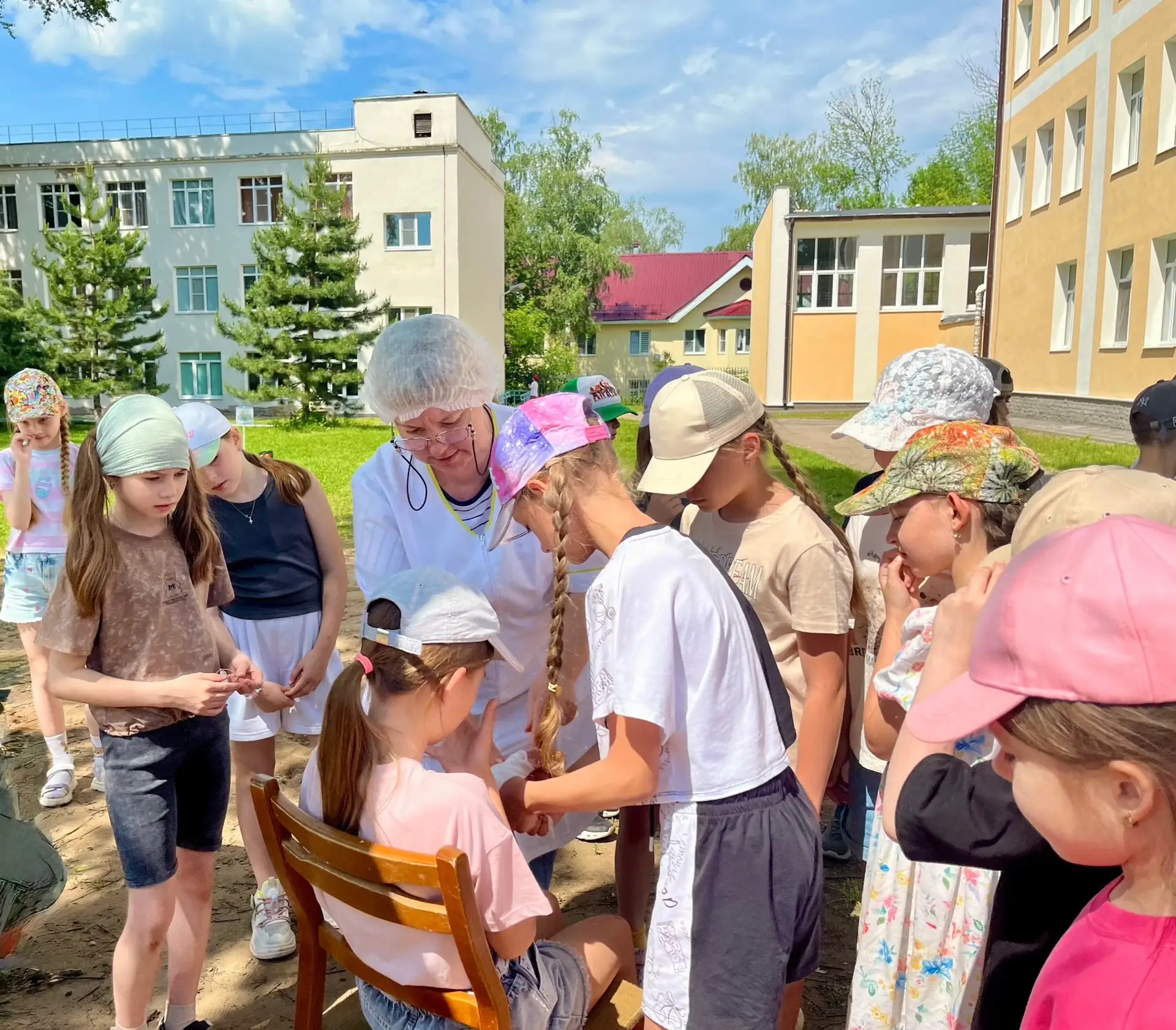 💥9 июня МАОУ СШ № 2

БУДЬ В ДВИЖЕНИИ!📸⛺️
Сегодня в нашем пришкольном лагере было по-настоящему жар