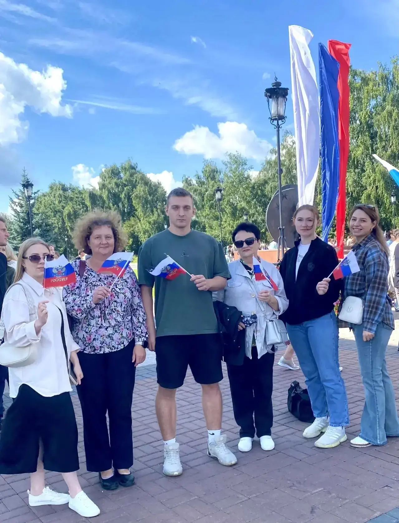 22 августа коллективы детских садов, школ, учреждений дополнительного образования приня...