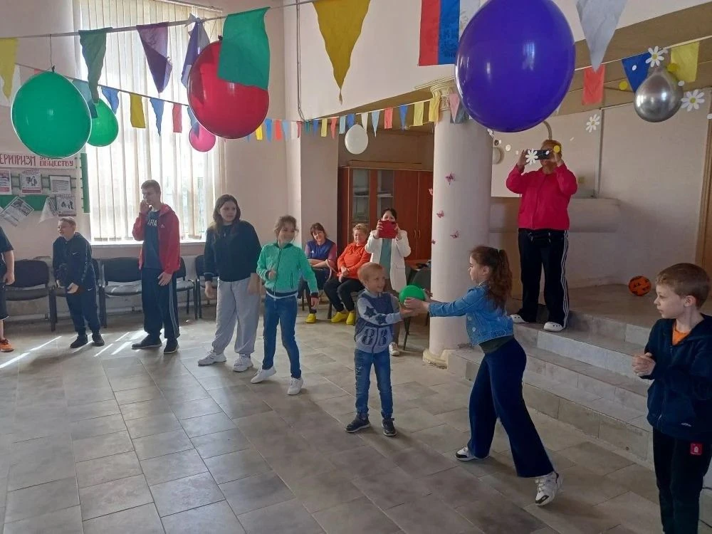 📢 В школе №52 стартовала работа лагеря дневного пребывания «Веселые ребята»!
