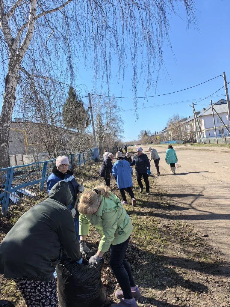 Субботник — это не только способ улучшить территорию, но и отличная возможность для спл...