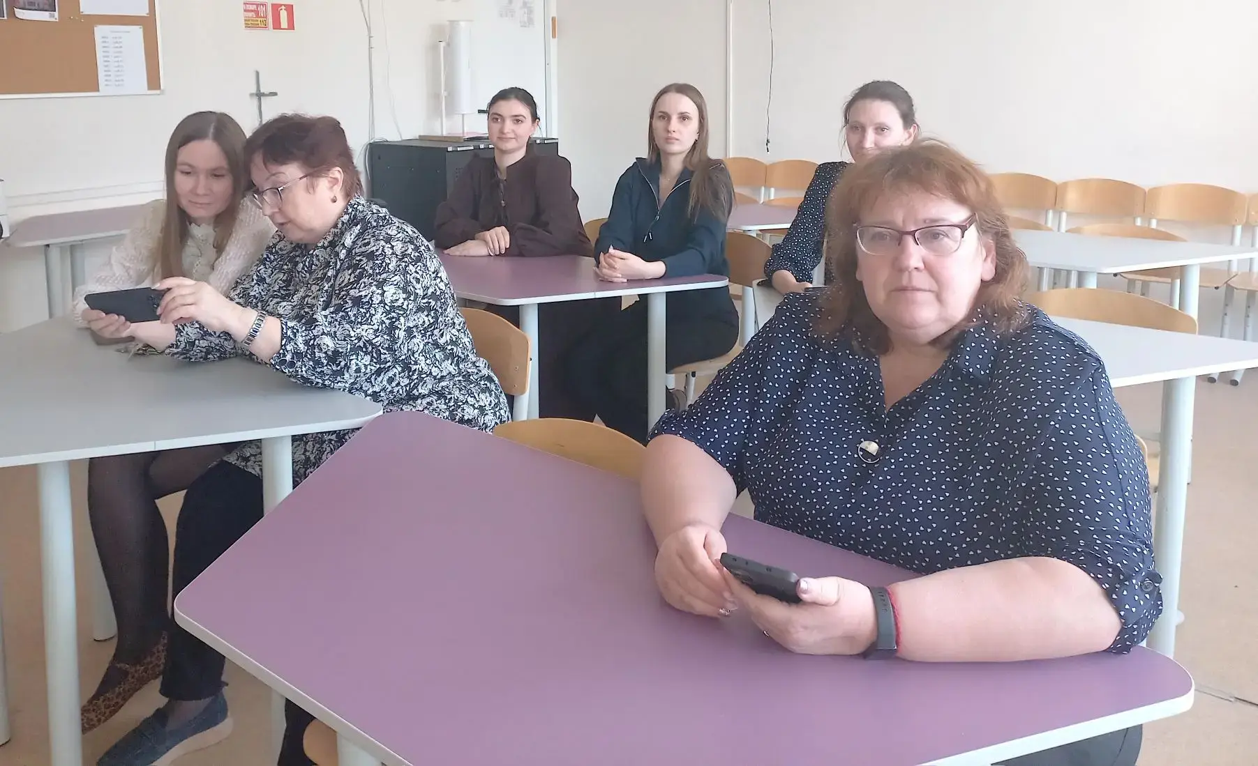 Сегодня, 18.03.2026, учителя начальных классов приняли участие в работе открытого областного вебинар