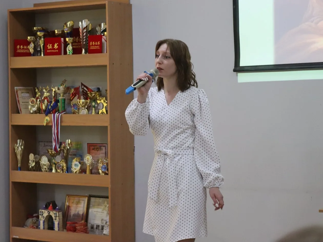 🎵"Поет душа": уссурийские поэтессы впервые вышли на сцену с авторской песней  Уссурийские поэтессы з