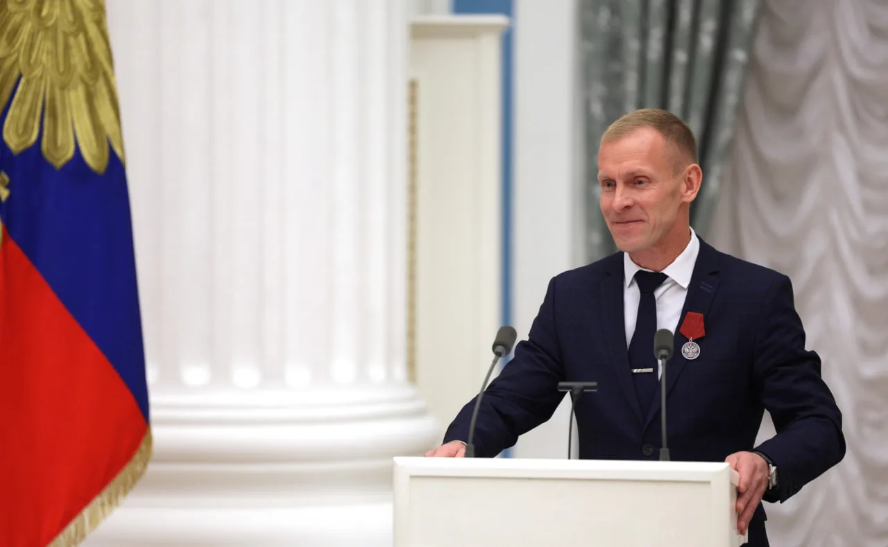 Учитель, воспитавший участника СВО, попросил Владимира Путина присвоить бойцу звание Ге...