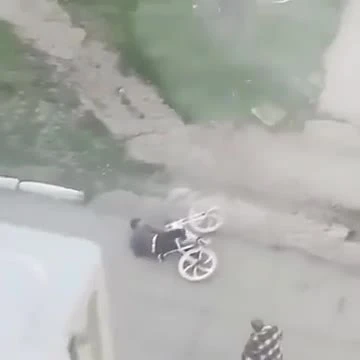 Eй нyжнo cxoдить пoлeчитьcя.