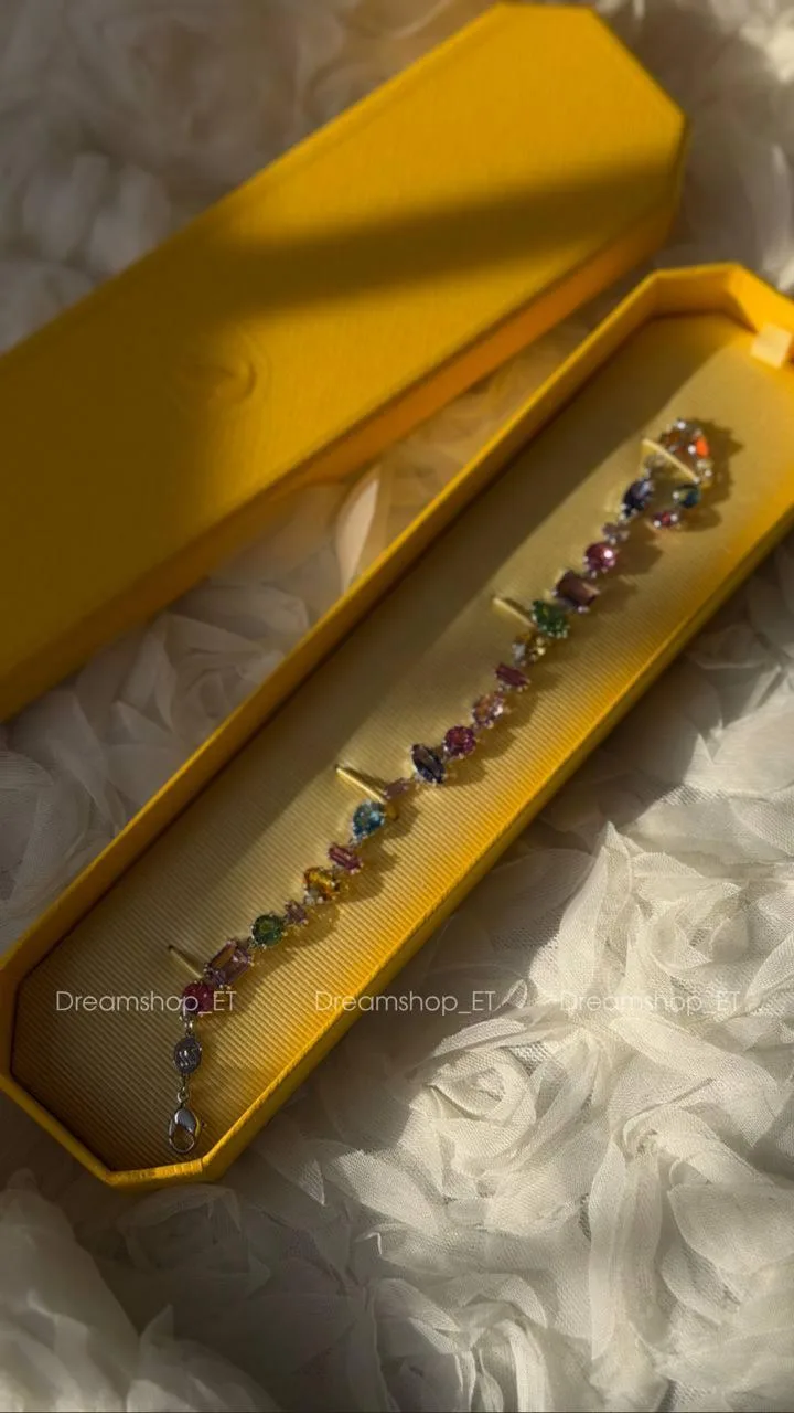 ▫️ Swarovski ▫️

Экспресс-доставка 2-7 дней ❤️

Необыкновенный, роскошный и невероятно сверкающий бр
