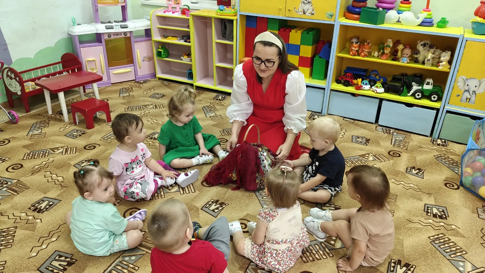 🧸 «Путешествие в мир народных игрушек»: праздник в группе «Непоседы»! 🧸