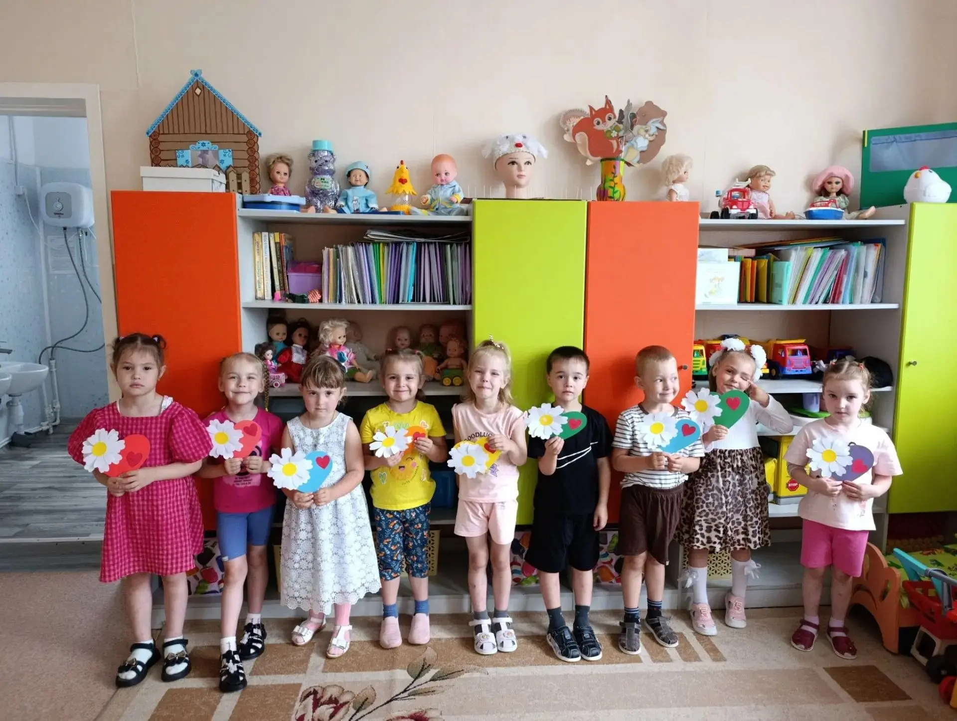 Семья — это место, где живёт любовь.
