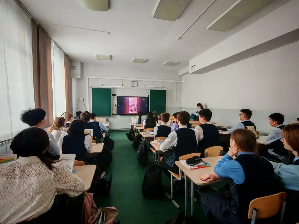 🎥 В школе прошёл показ фильма «Предательство»🎬     Для учеников 6-11 классов организовали просмотр д