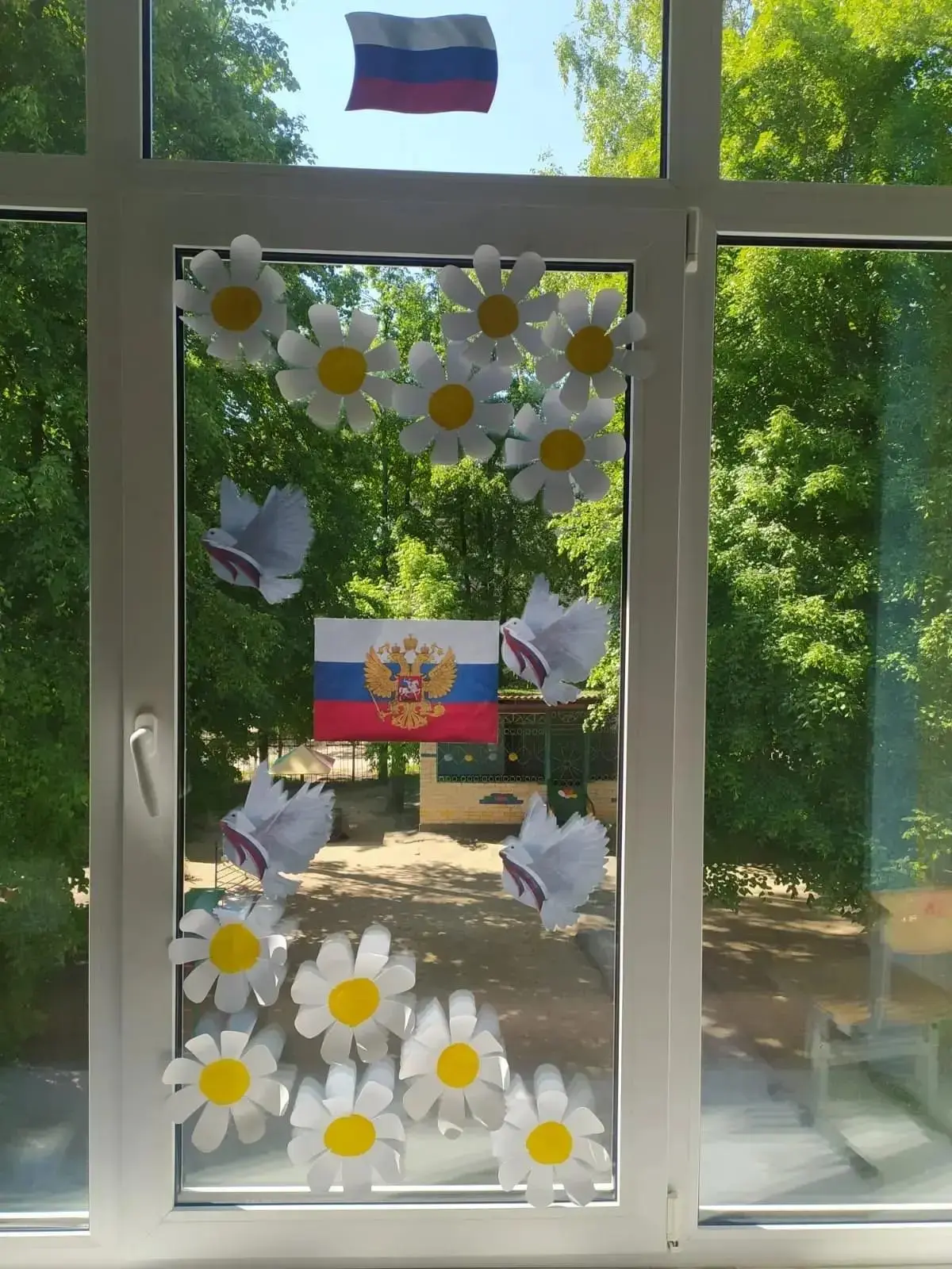 🇷🇺 "Окна России" – это не просто рисунки на стекле, это маленькие окошки в мир детской души, напол