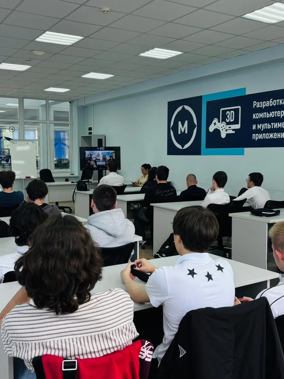 «Сильная личность не служит злу»: как прошел телемост с экспертом-фондом «Я помню» в Ле...