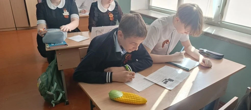 🥳 Сегодня наши ученики приняли участие в олимпиаде «Русагро. Старт в науку»!  Ребята с увлечением ре