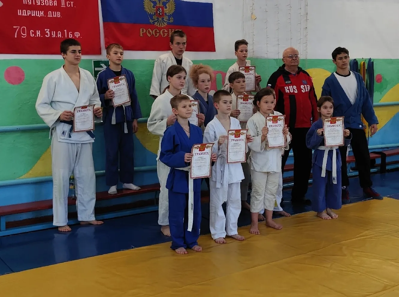 29 декабря в злынковской спортивной школе состоялись новогодние  соревнования по дзюдо.