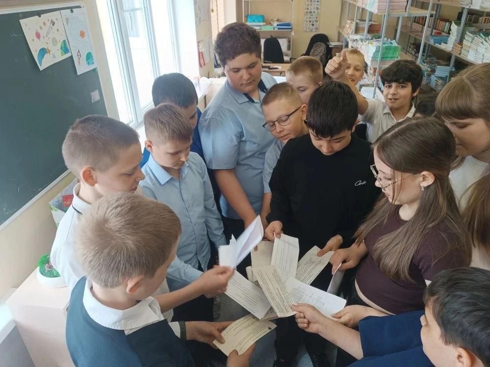 В 6 классе МОУ "СОШ "Созвездие" с. Тепловка "  Прошёл классный час на тему "Единый день...
