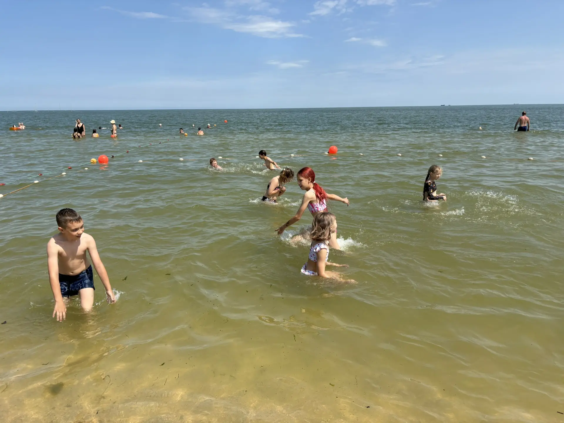 🌊«Море зовет»🌊
9 июня 2026 года 1 и 2 отряд ЛДП «ИСТОКИ» отправились в станицу Голубицкую на море.