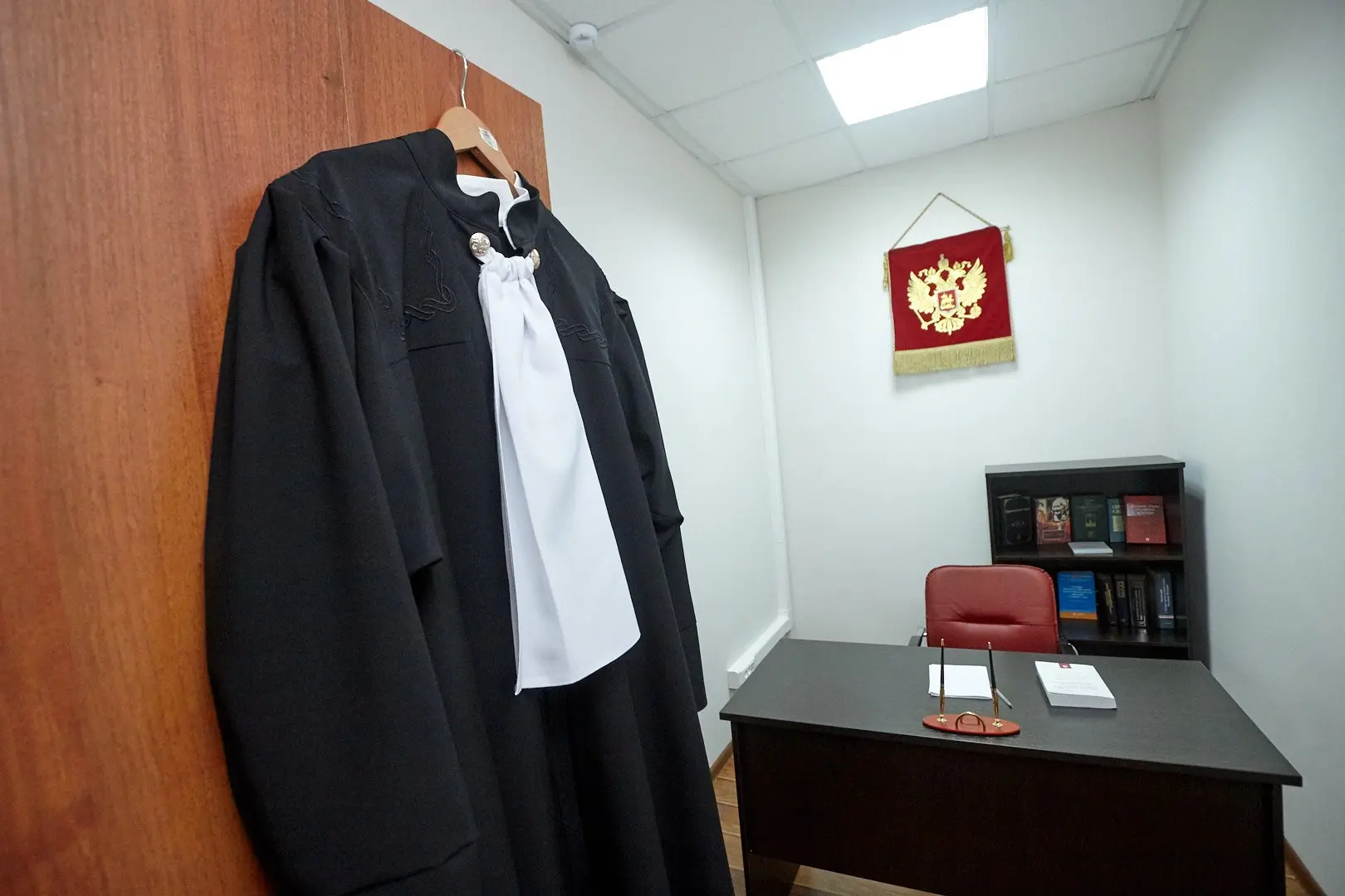 🧑‍⚖️ Челябинский судья Вячеслав Бушуев лишился полномочий  Квалификационная коллегия по итогам засед