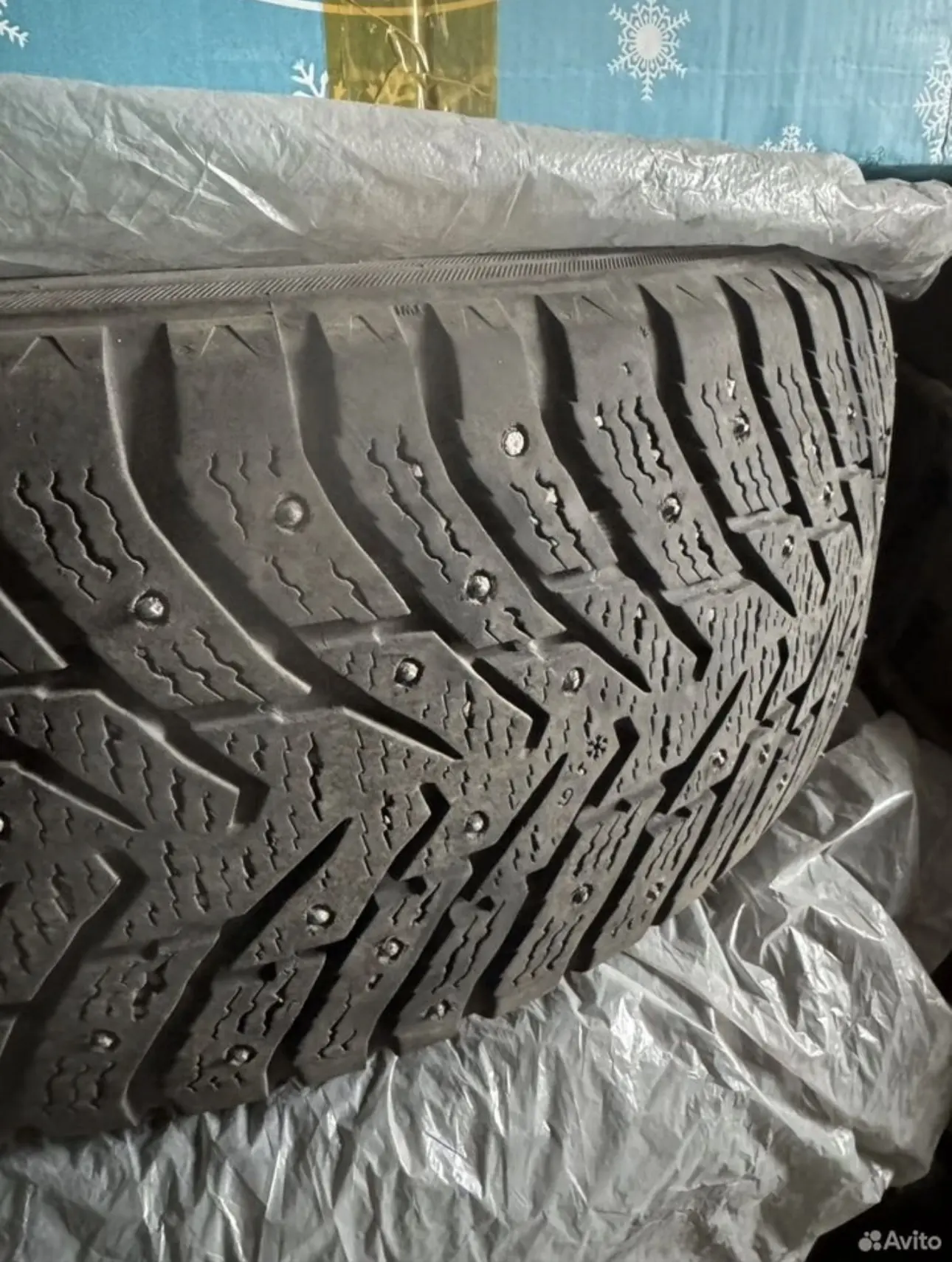 Продаю комплект шин NOKIAN Hakkapelitta 8 SUV 105T XL 235/55 R19