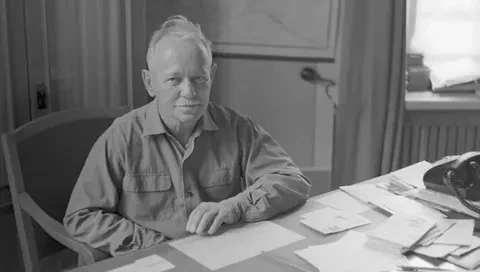Интересный факт о Михаиле Шолохове 🔍

В 1928 году молодой Михаил Шолохов начал публиковать первые ч