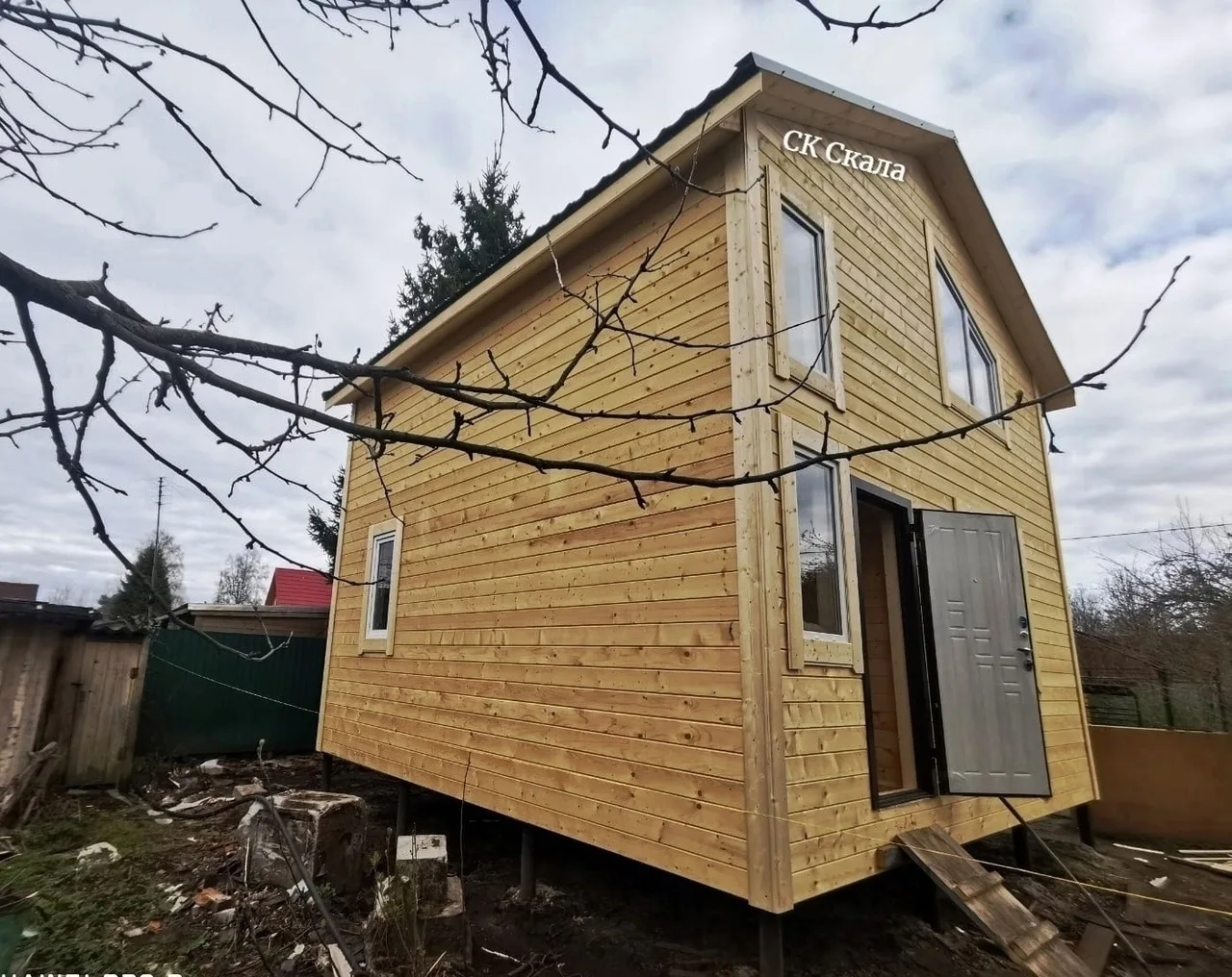 Каркасный дом полтора этажа 6х6 м
