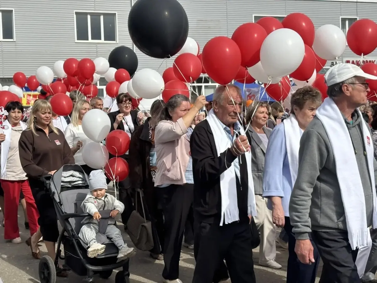 ❤️Наша традиция - шествие на День города.
