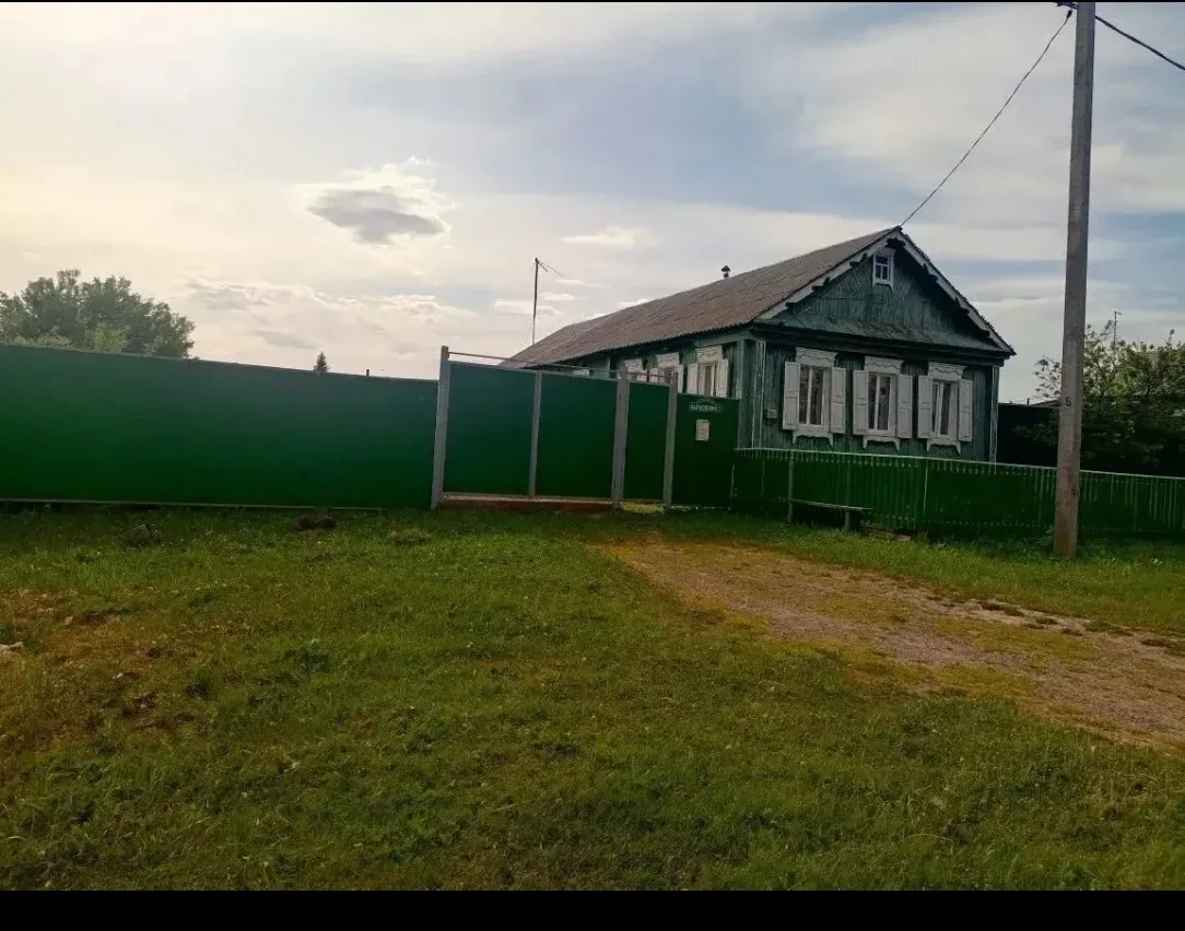 Продается уютный дом в с Шарлык Шарлыкского района, недалеко от центра посёлка, все в п...
