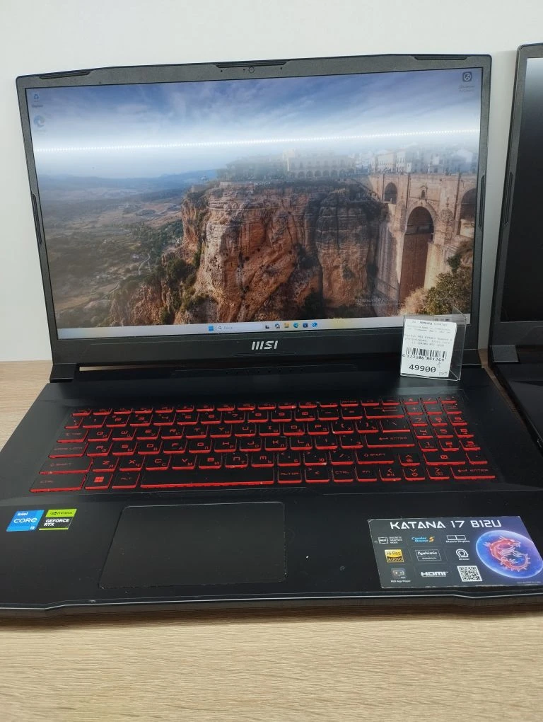 Ноутбук MSI