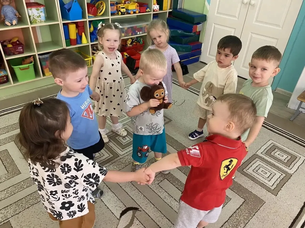 🍊 Сегодня в ясельной группе — праздник! С Днём рождения, Чебурашка! 🎉