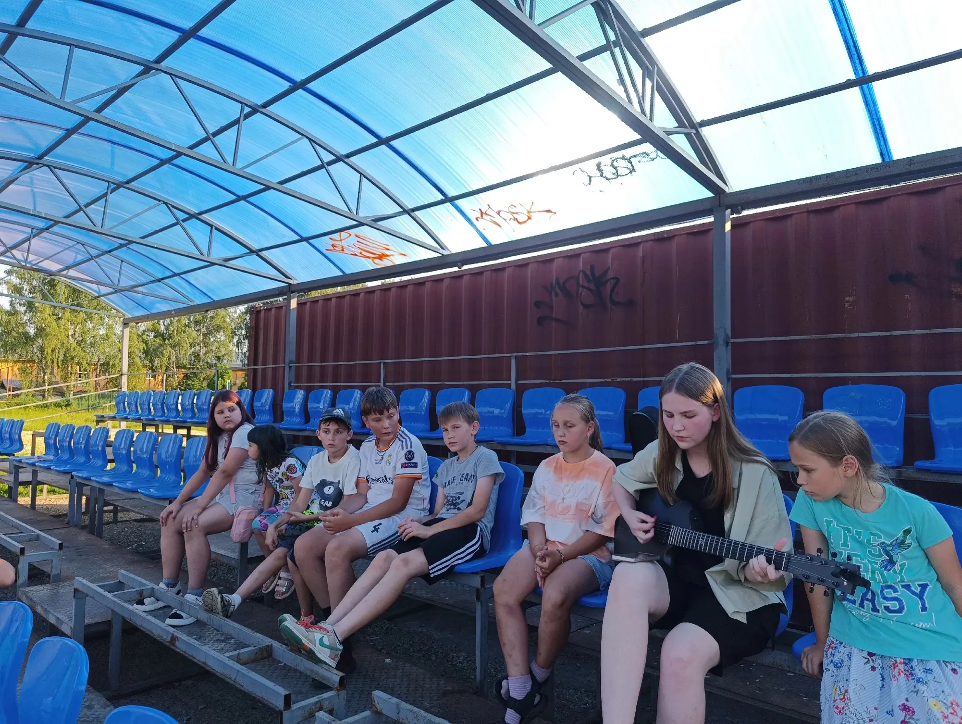 Дворовая площадка "Время приключений. В единстве сила" в действии.
Каждый день нас ждут новые знаком