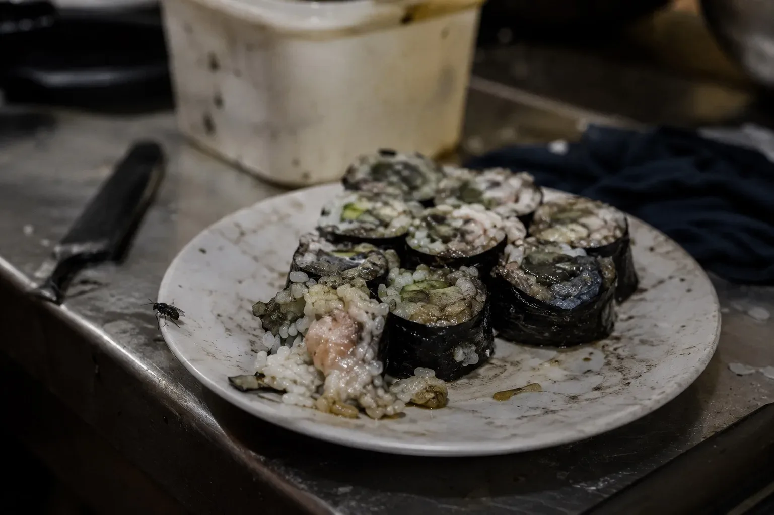 Вы тоже думали, что суши — это вкусно и безопасно?

Для жителей Салехарда заказ роллов из популярной