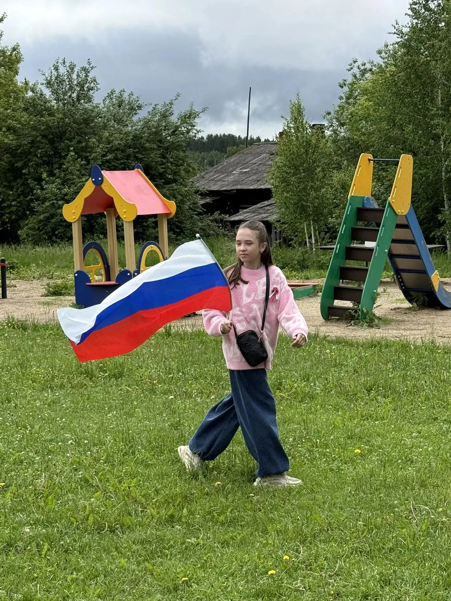 Сегодняшний день в лагере «Радуга народов» обещает быть по-особому ярким и торжественным. По плану, 