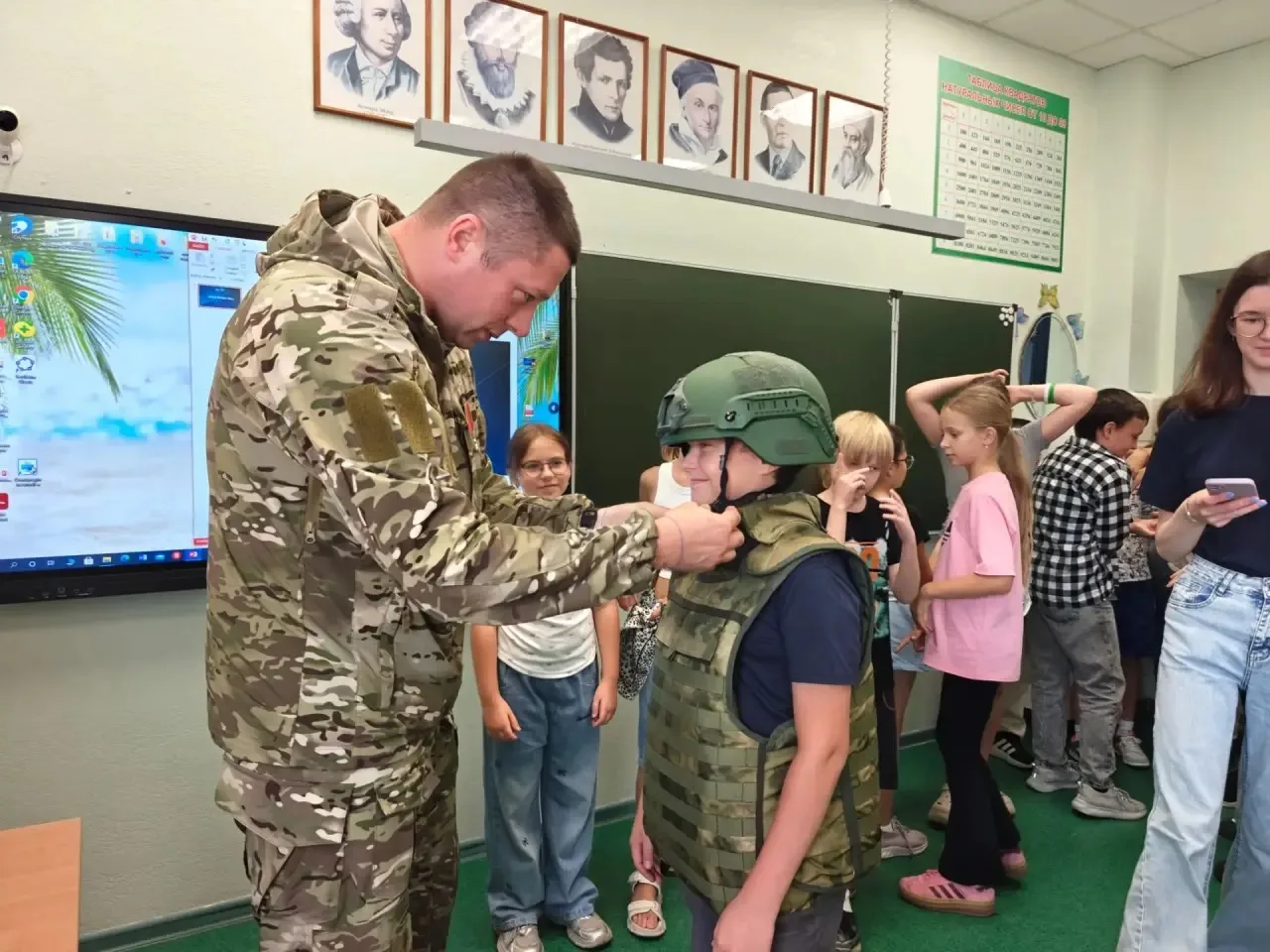 УРОК МУЖЕСТВА

👉Сегодня у нас в гимназии особенный гость — Кайдалов Максим Сергеевич, участник спец