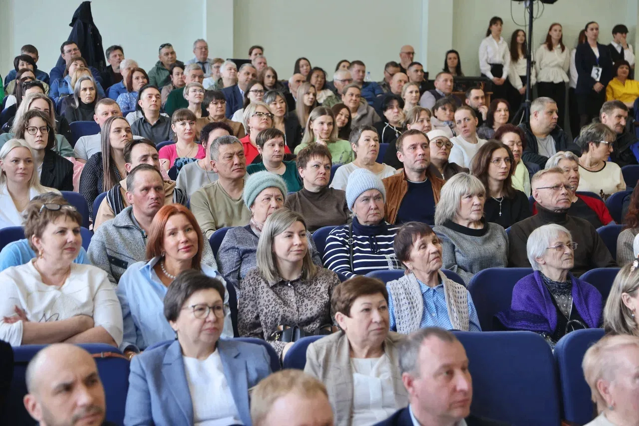 Рабочая поездка в Макаровский район.  🔹Перед основной встречей губернатора Валерия Лимаренко с насел