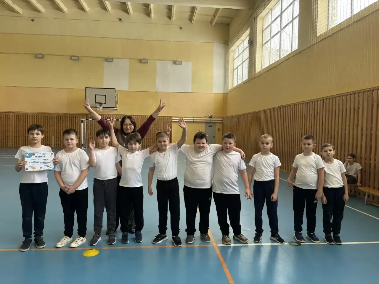 🏆 Сила, ловкость и командный дух: «А ну-ка, мальчики!» в 3-х классах!  Вчера в нашем спортзале было 