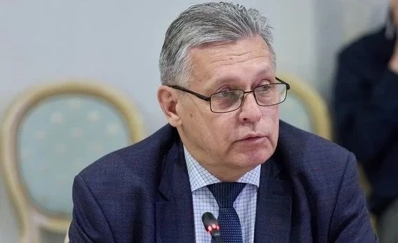 Рифат Сабитов подчеркнул необходимость развития отечественных нейросетей

Влияние искусственного инт