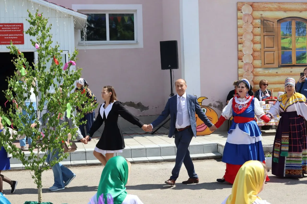 ✨ Одно из старейших сел Кинельского района – Бобровка – отпраздновало юбилейные 290 лет...