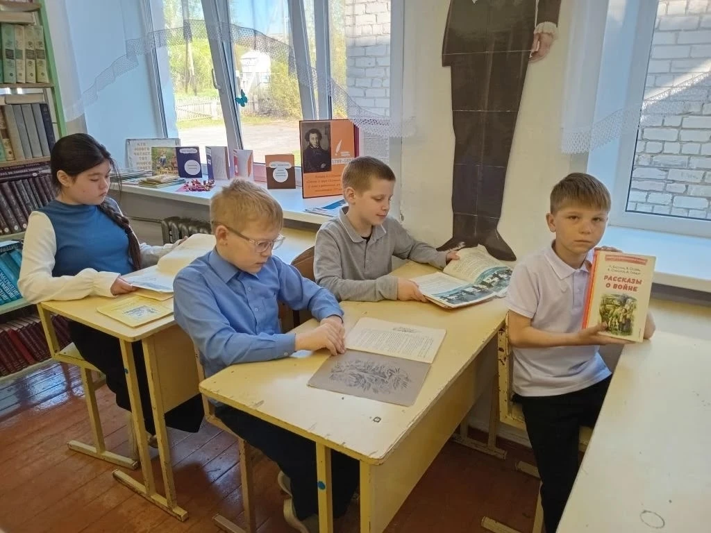 В преддверии празднования Дня Великой Победы в рамках акции "Читаем детям о войне", обу...