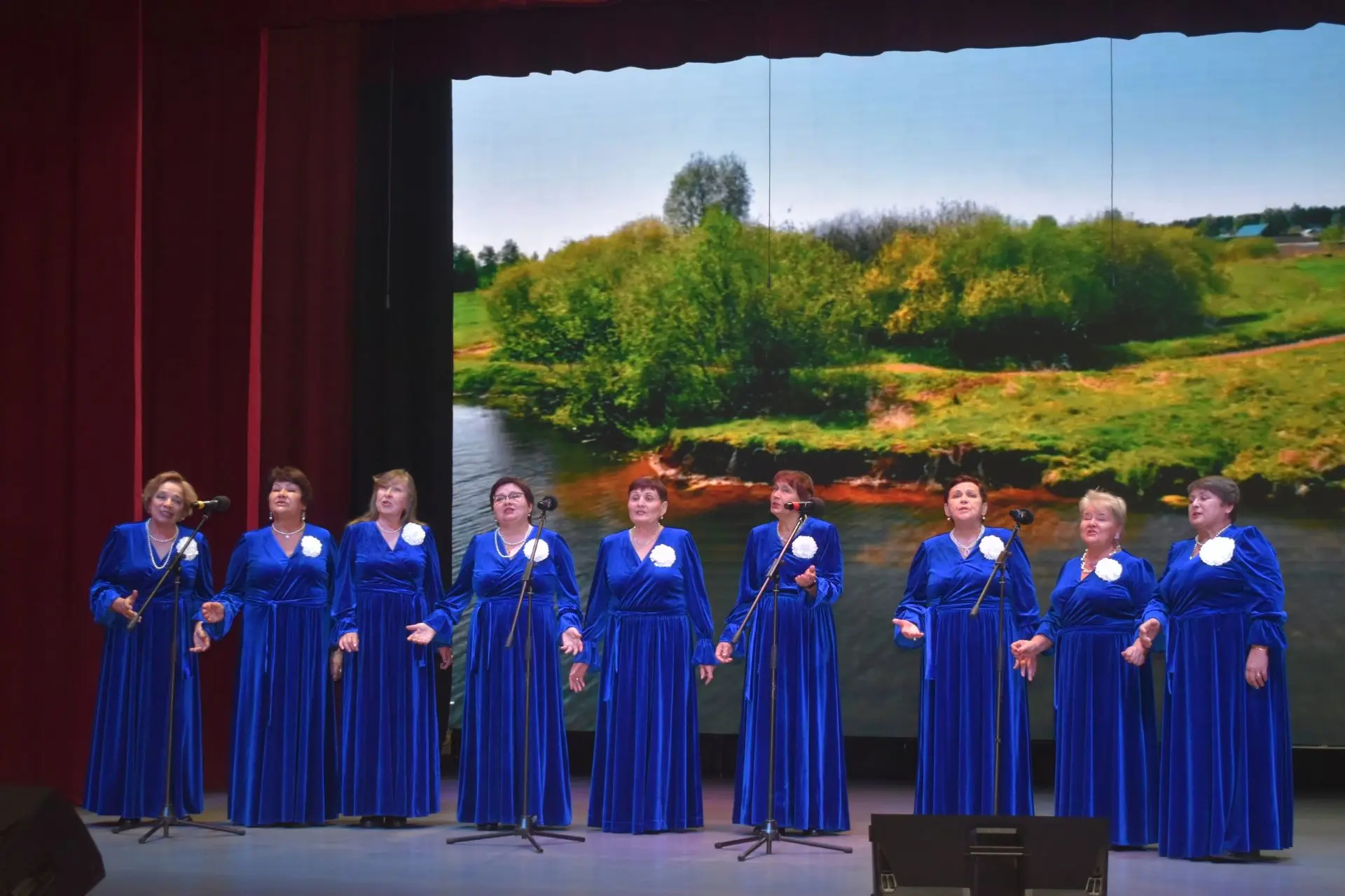 💐💐💐 Во Дворце культуры состоялся праздничный концерт ко Дню пожилых людей. Представи...