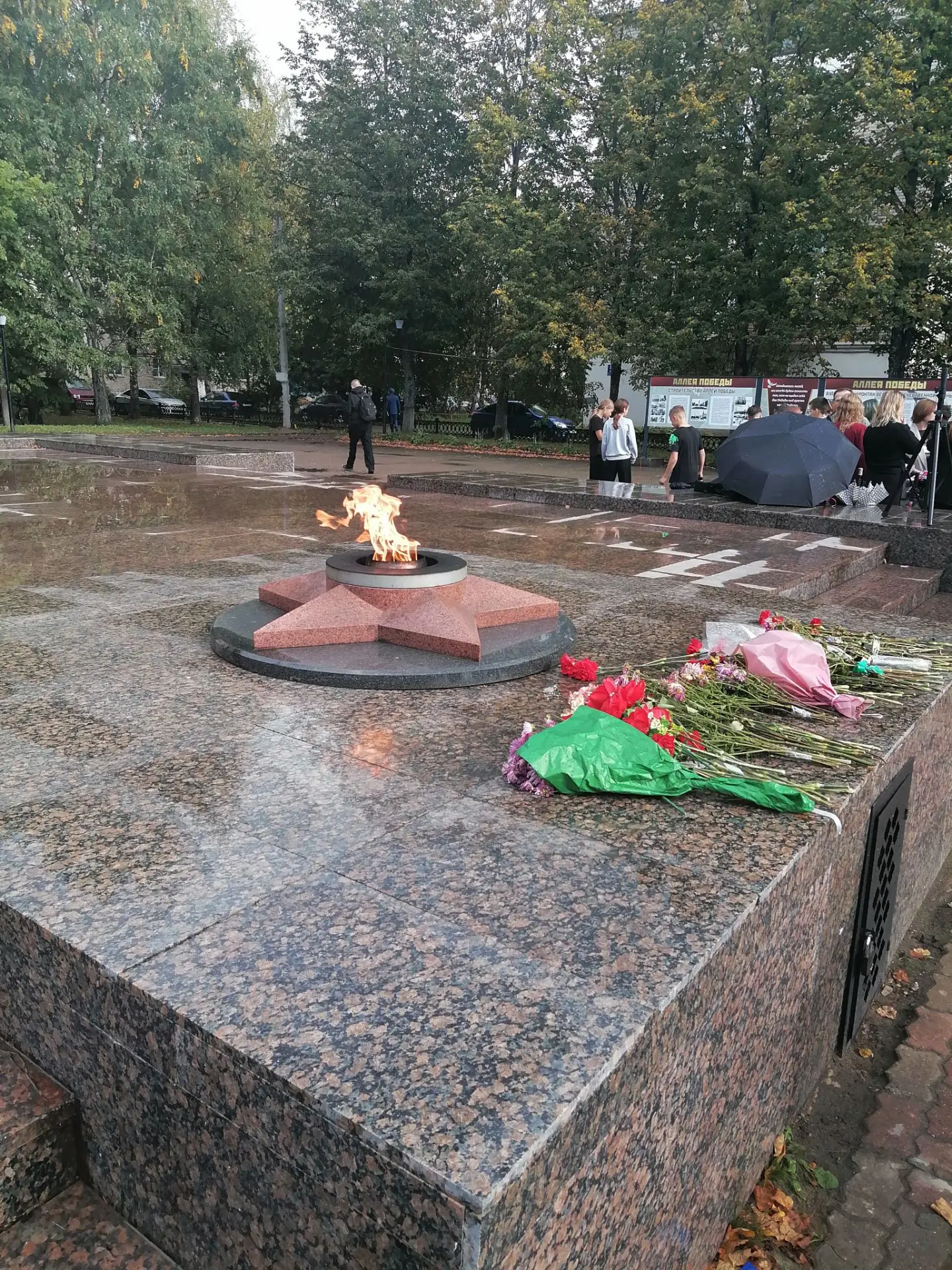 Активисты «Движения Первых» вместе с советником по воспитанию Магомедовой Зухрой Керимх...