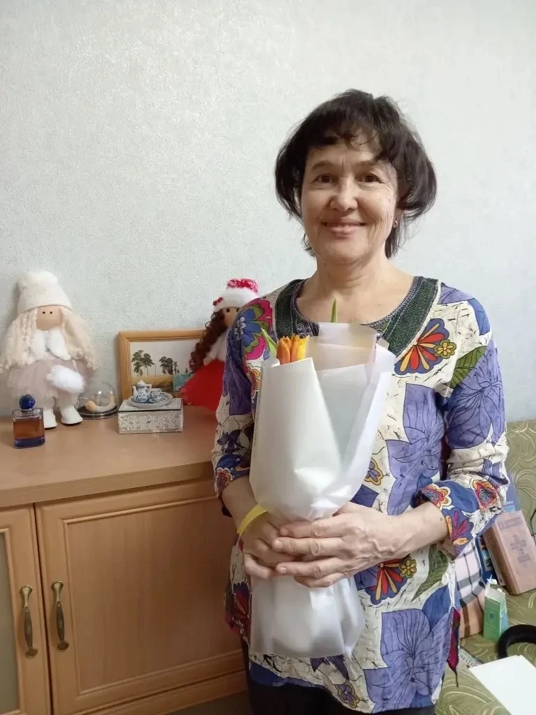 💐Весенний сюрприз.  🔆Председатель профсоюзного комитета Нижнекамской ЦРМБ Лейла Ахметвалеева в празд