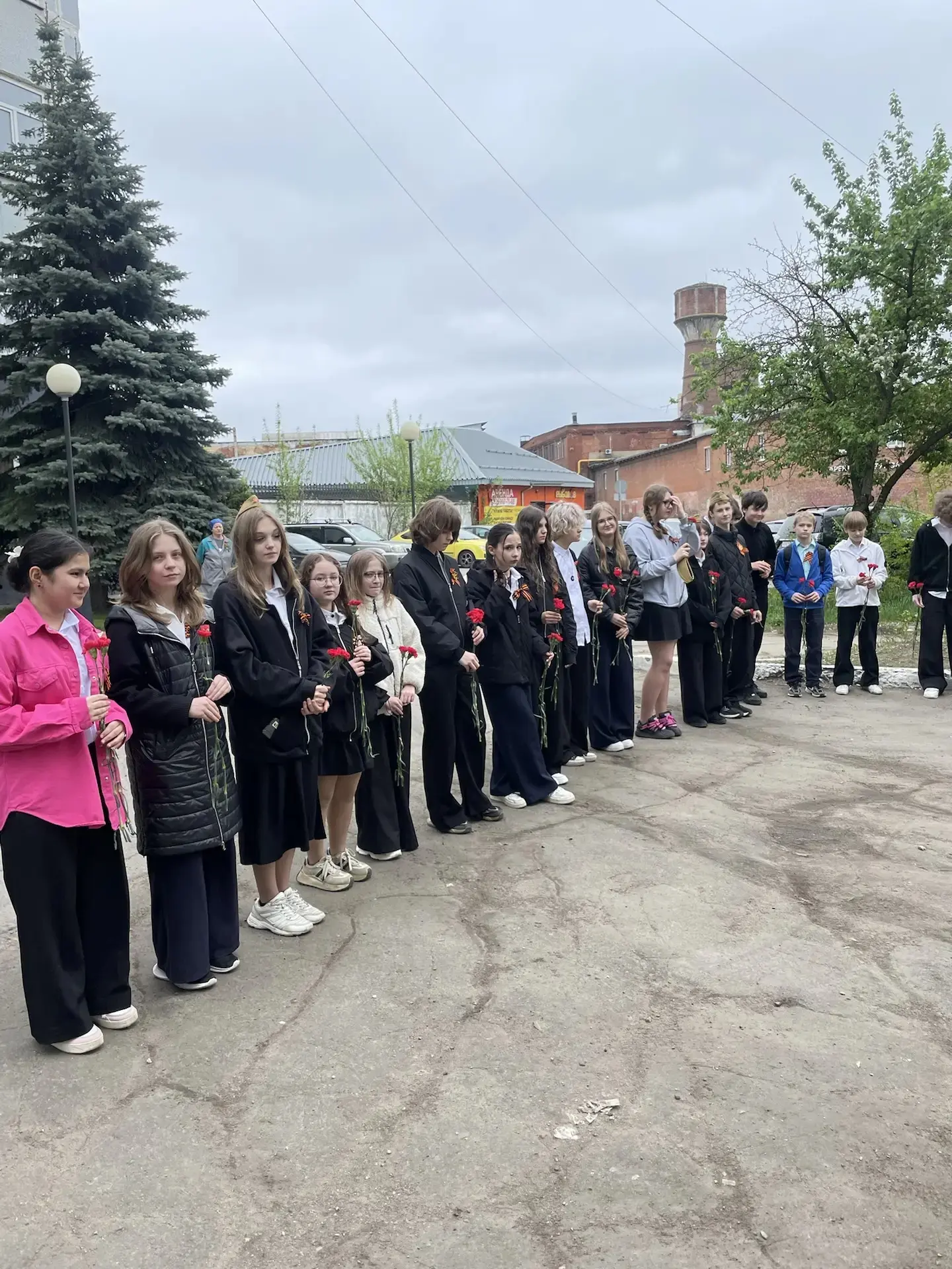8 мая состоялось ежегодное торжественное возложение цветов к мемориалу "Последний бросок" памяти раб
